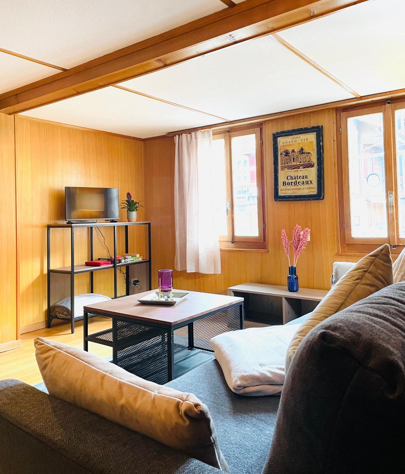 Lovely & Great Equipped Wooden Alp Chalet Flat Kandersteg Luaran gambar
